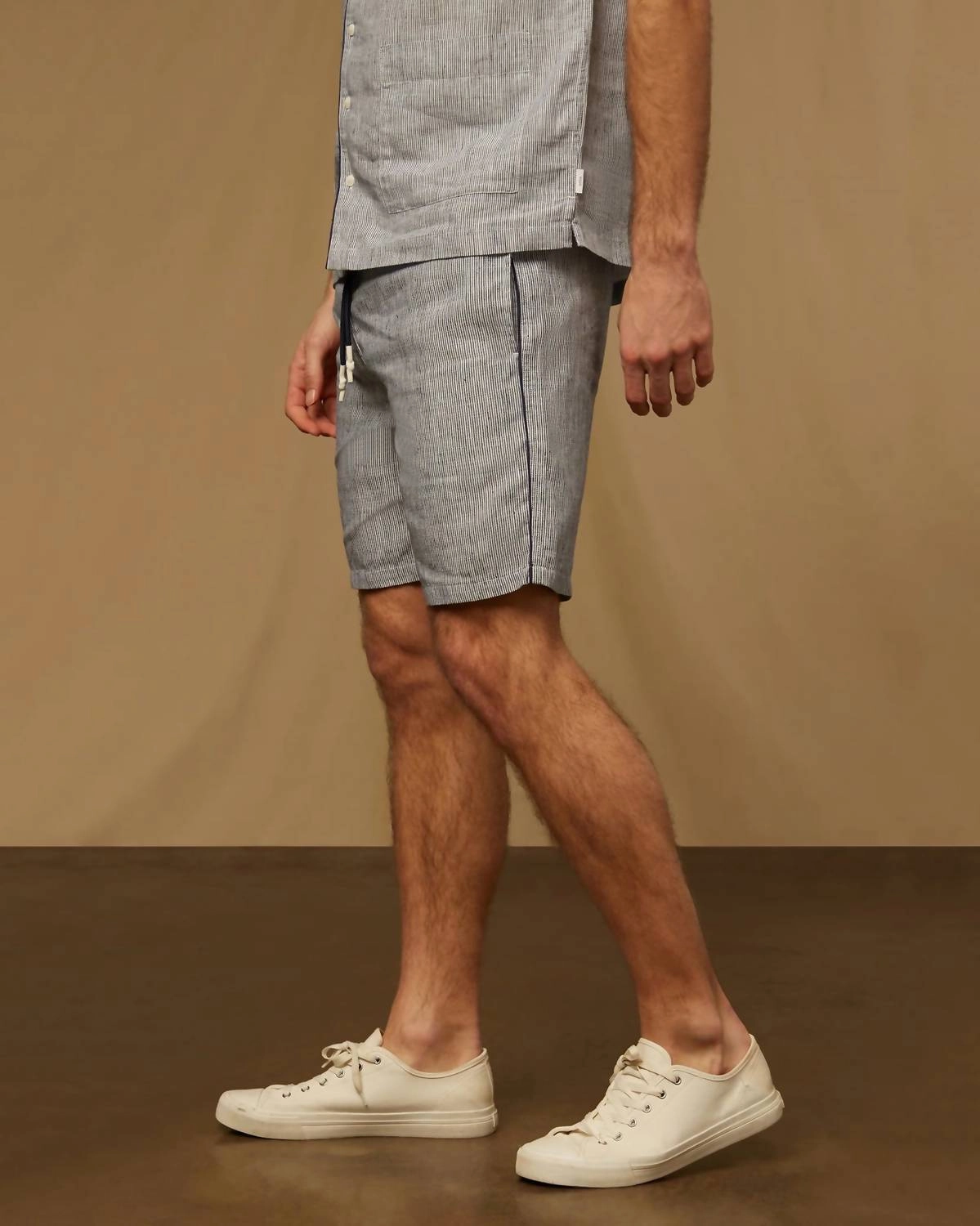 Men Water Resistant Linen Trunk In Navy/white